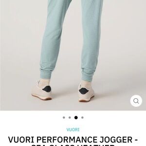 Vuori Joggers in SEA GLASS Heather XS NWT